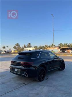 جێنسس GV70